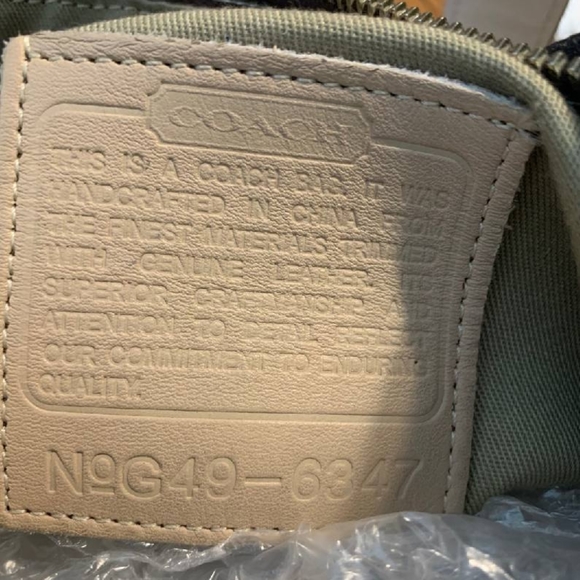 Coach Signature C - Picture 2 of 3